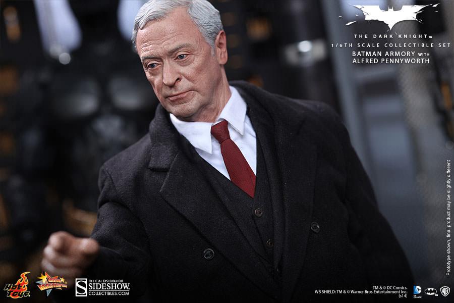 Hot Toys MMS236 - Batman Armory with Bruce Wayne & Alfred